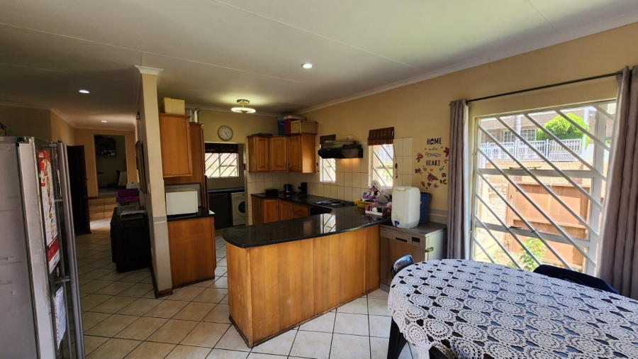 To Let 4 Bedroom Property for Rent in Cashan North West